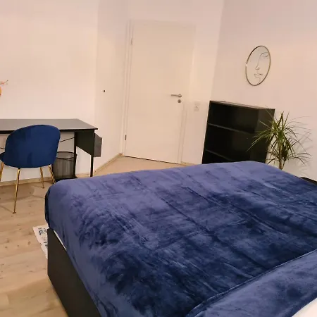 Theox No 6 Royal Blue Fuer 4 Personen Apartment Mannheim