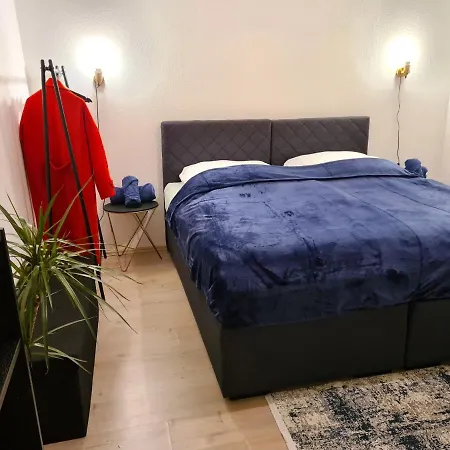 Theox No 6 Royal Blue Fuer 4 Personen Mannheim