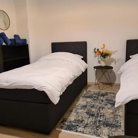 Theox No 6 Royal Blue Fuer 4 Personen Apartment *